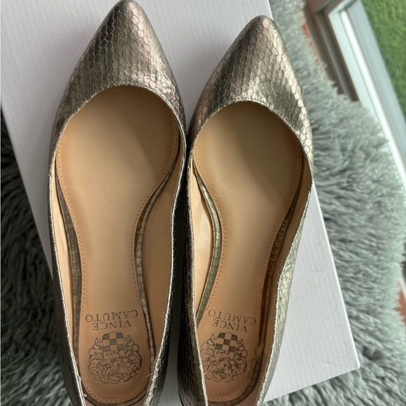 Vince camuto animal skin upper leather flats ponite - Picture 3 of 4